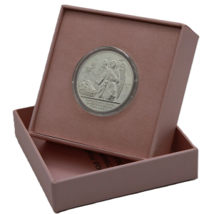 Подарочная медаль на рождение девочки