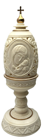 Яйцо с изображением господа и Божией Матери