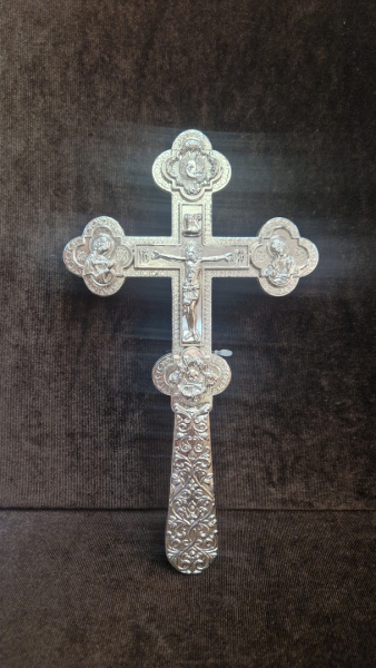 Напрестольный крест