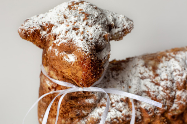 Агнец Пасхальный 800 гр.в пластиковой коробке