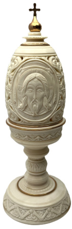 Яйцо с изображением господа и Божией Матери