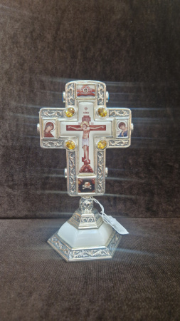 Крест с Распятием на подставке